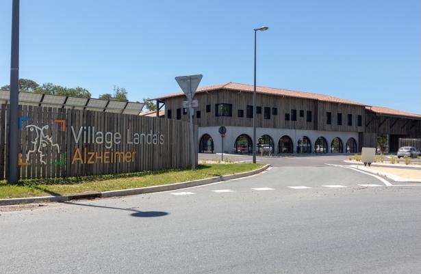 Village Landais Henri Emmanuelli